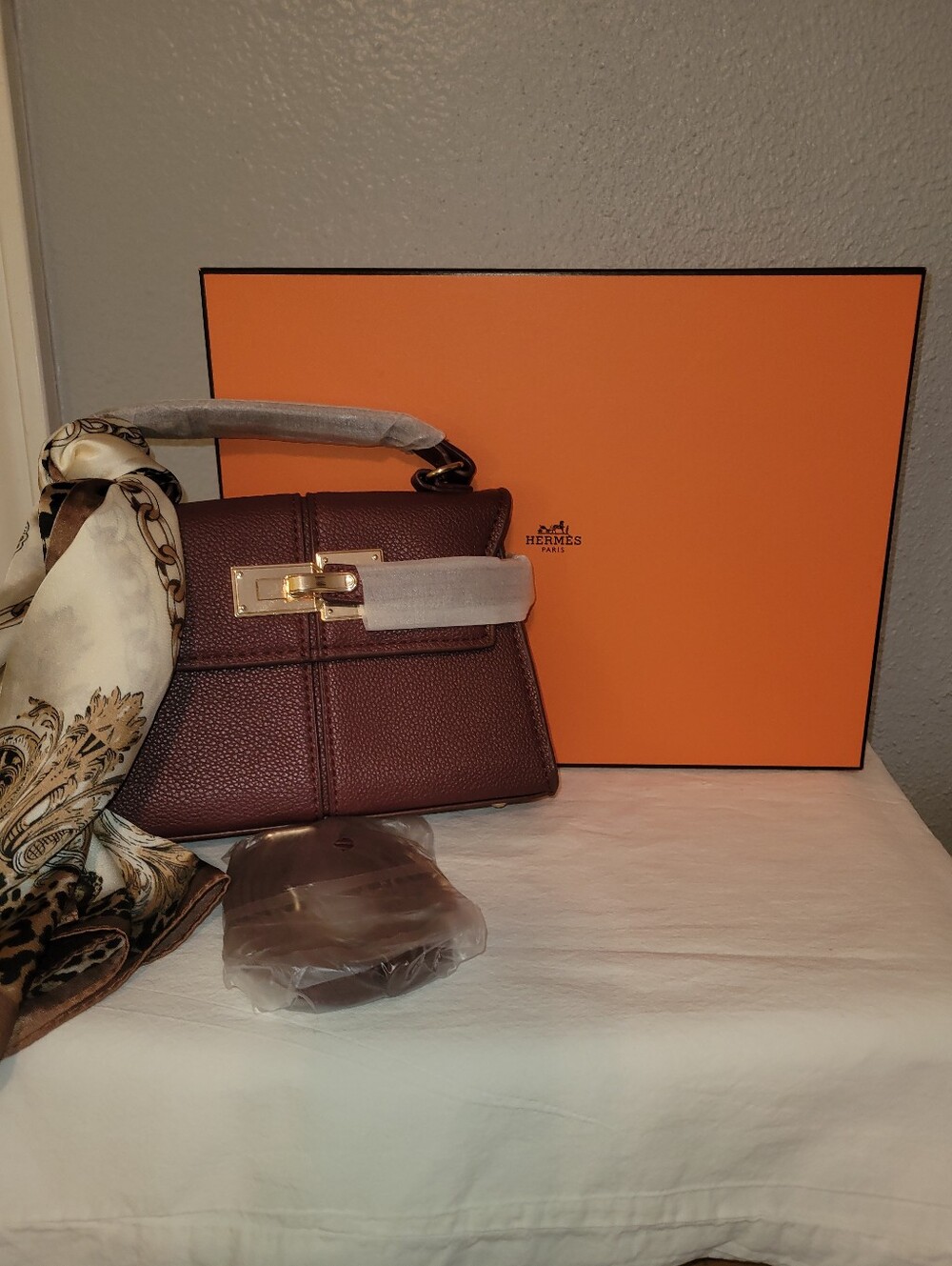 Designer Style Bag - Picture 8 of 9